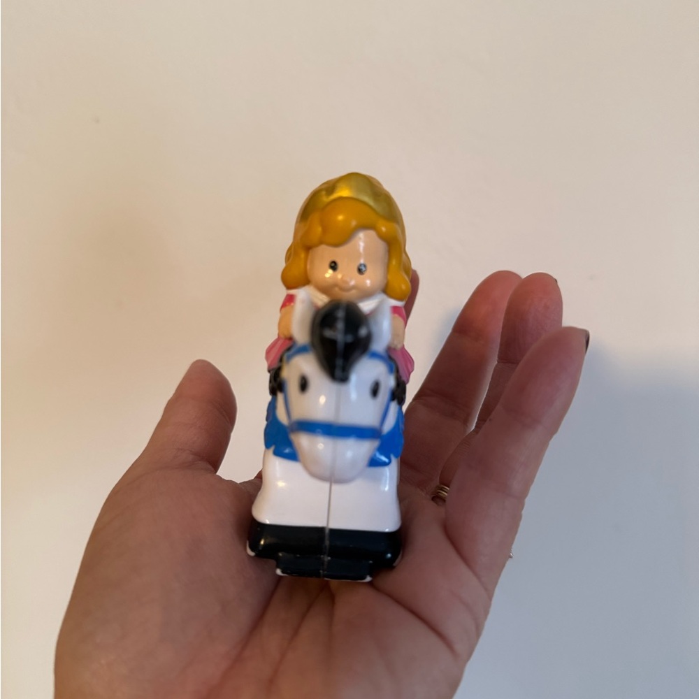 Fisher-Price Little People Disney Klip Klip Castle Aurora Horse Figure